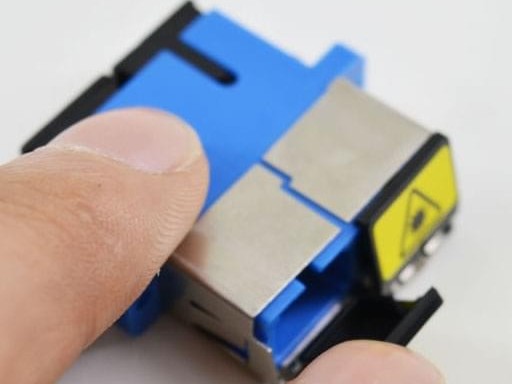 LC 4C 帶金屬殼保護(hù) 翻蓋光纖適配器，耦合器