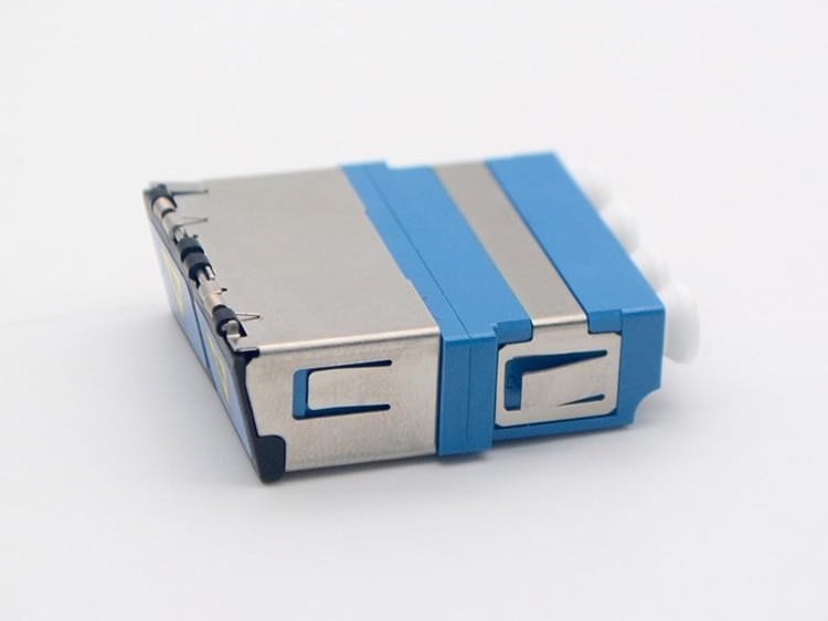 LC UPC 四聯(lián)帶蓋光纖適配器，耦合器