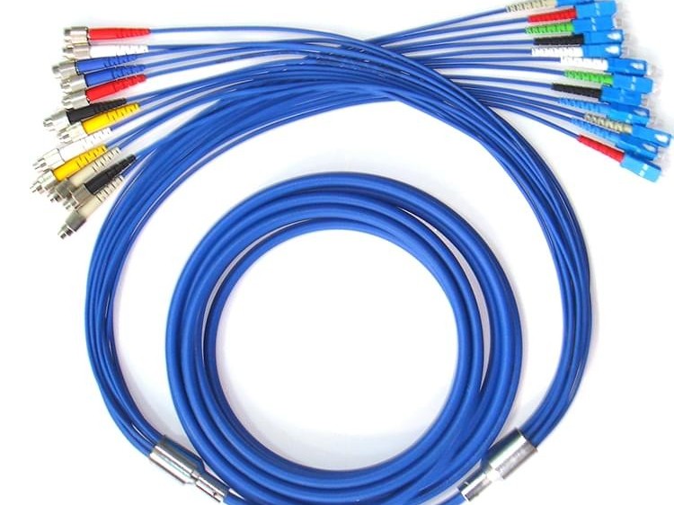 SC UPC 4芯鎧裝跳線，光纖跳線