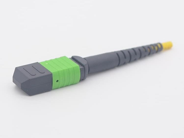 MPO 圓纜光纖連接器