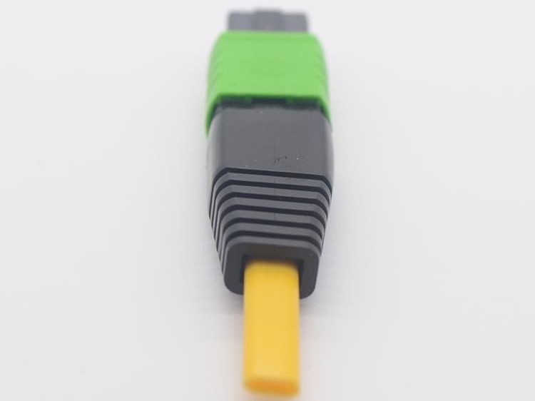 MPO 帶纜光纖連接器