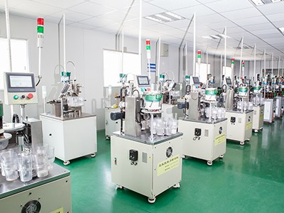 光進(jìn)-套管拉力檢測(cè)車(chē)間